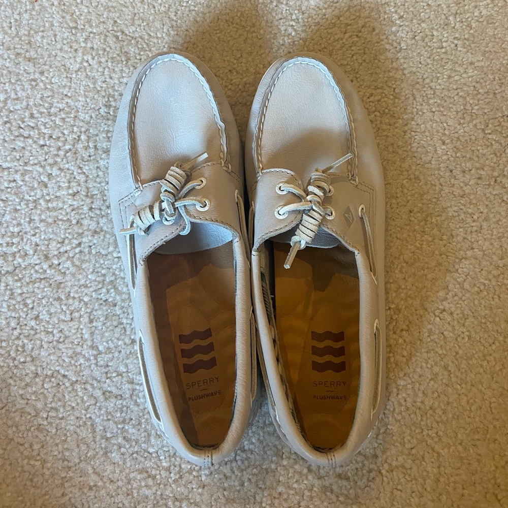 Sperry plushwave size 8.5 women’s like new